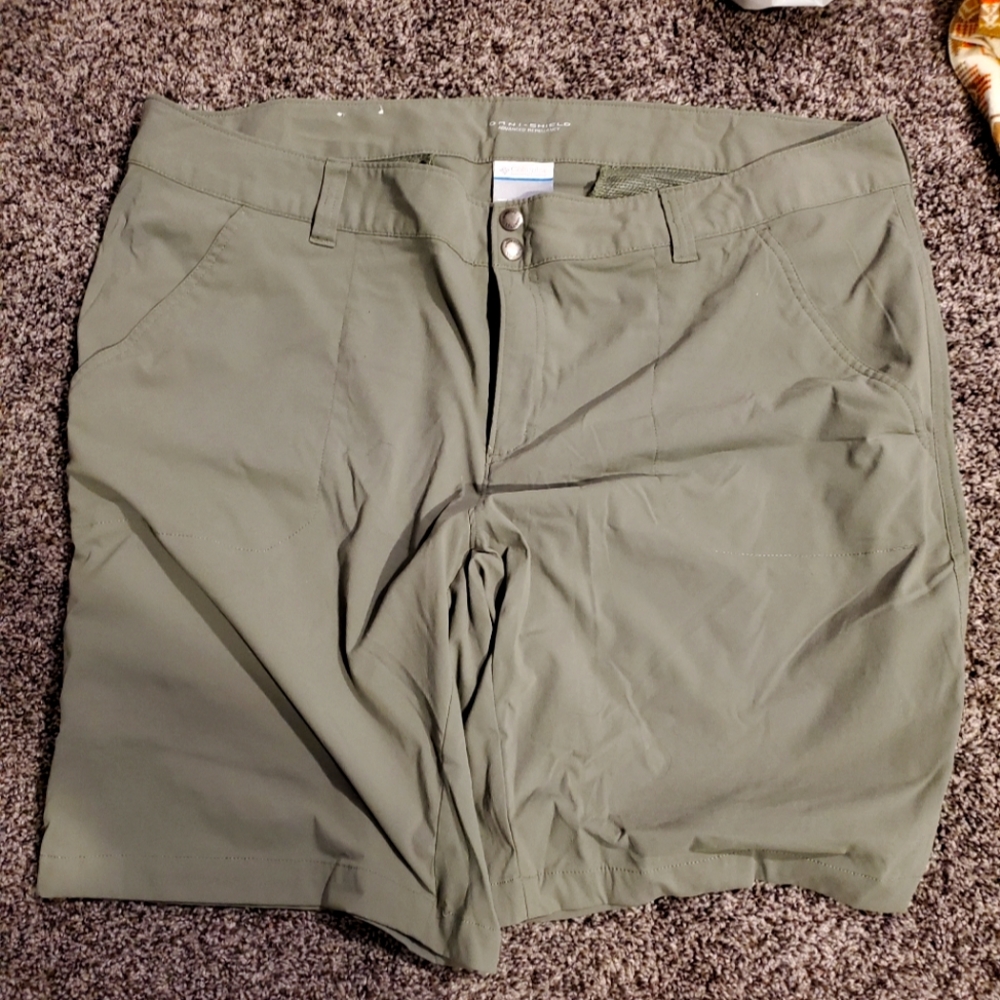 Columbia Omni shield Hiking Shorts